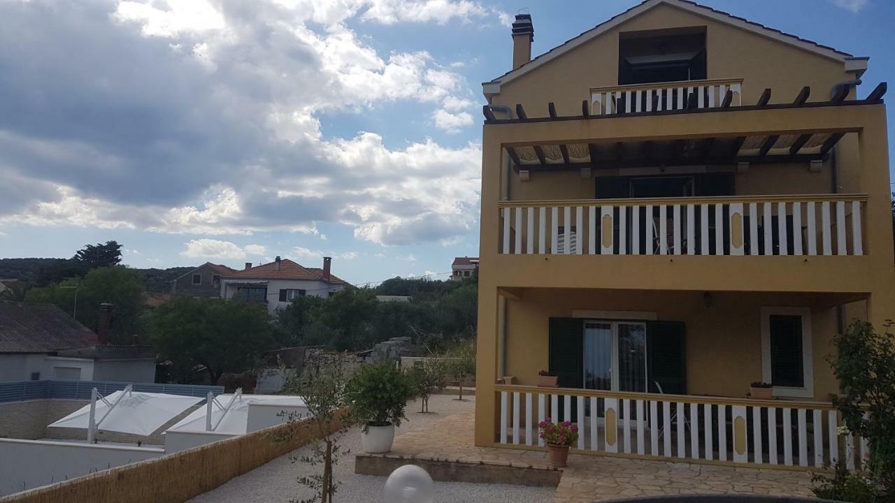 Apartment Azaleja 살리 외부 사진